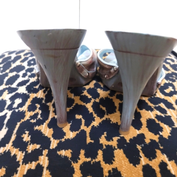 BCBG Skin patterned Light blue heely clogs - Picture 5 of 6